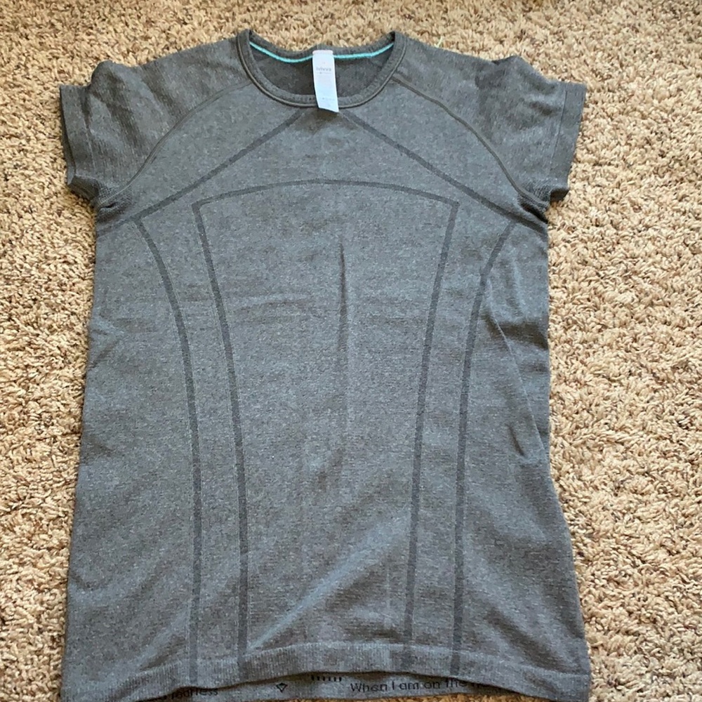 Ivivva short sleeve shirt